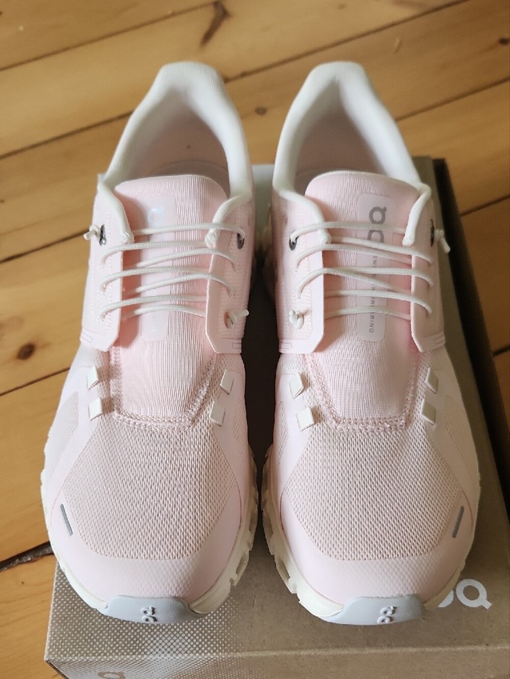 On Running Cloud 6 Women's Sneakers in Pale Pink - Picture 3 of 10